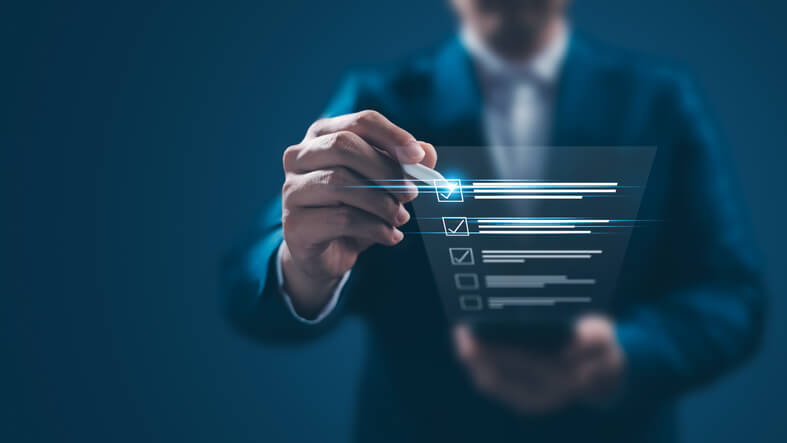 iStock | Tech | Checklist